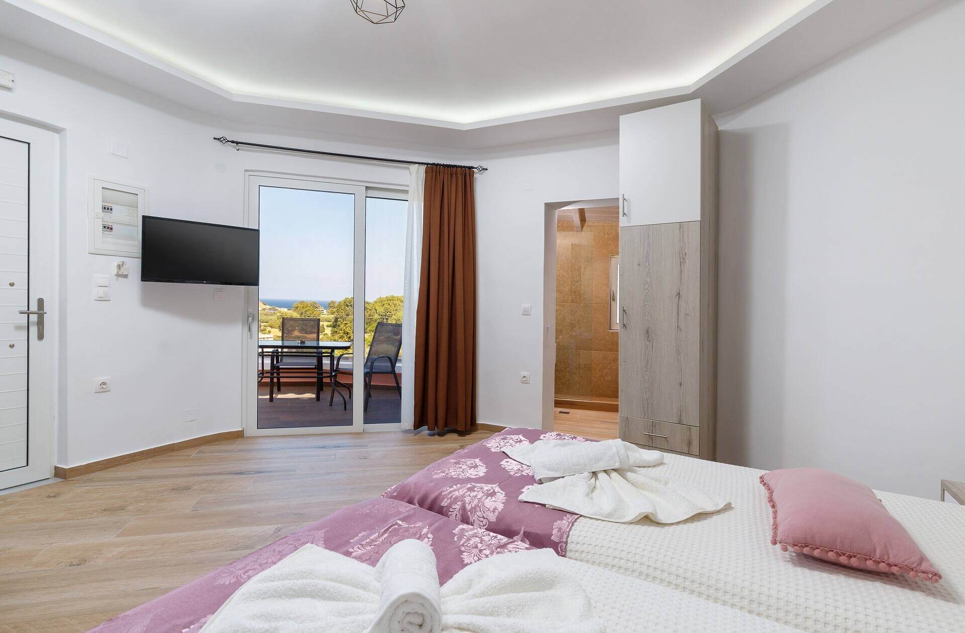  Newly finished unique 1st floor studio apartment with a shared pool with river view close to Georgioupoli.